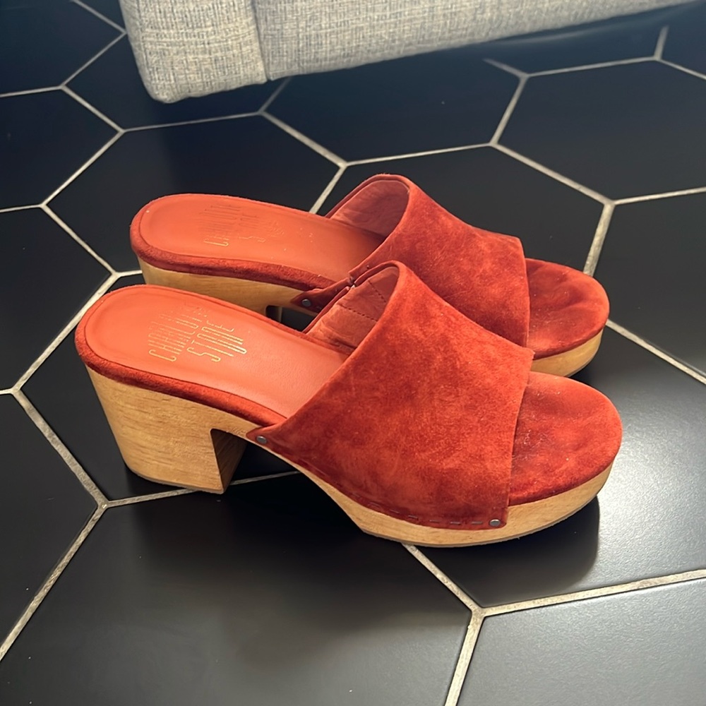 @elliewallock CHARLOTTE STONE clogs
